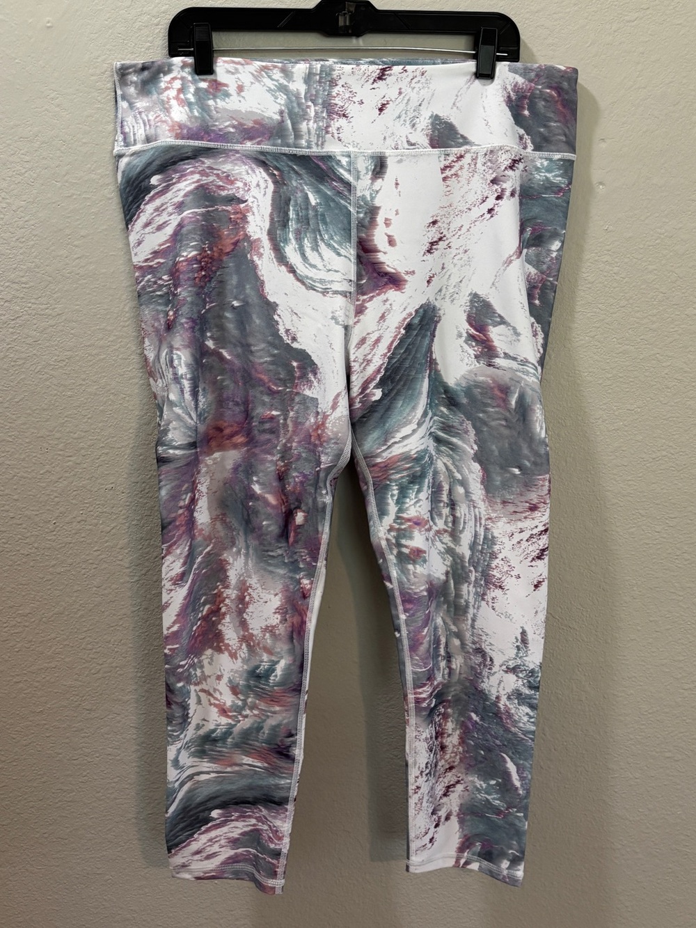 Fabletics PowerHold Marble Printed Capri Leggings Size 2X NWT